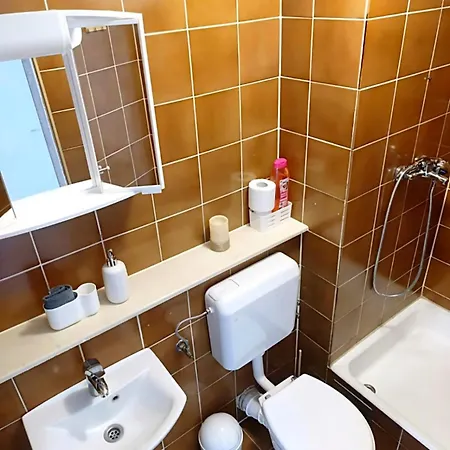 Apartamento Quiet And Comfortable For Four